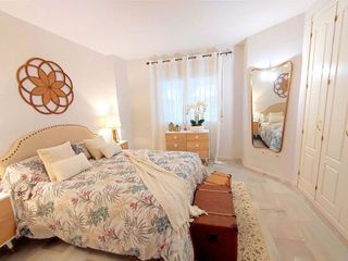 Piso en venta en Los Naranjos - Las Brisas en Marbella