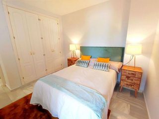 Piso en venta en Los Naranjos - Las Brisas en Marbella