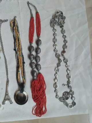Collares bisutería varios