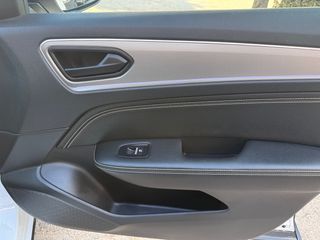 Por 349€ mes Arkana Techno ETECH full hybrid 145CV