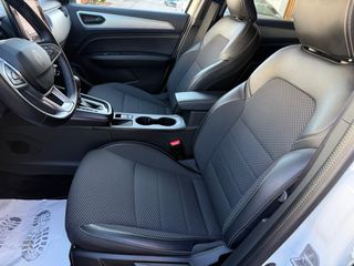 Por 349€ mes Arkana Techno ETECH full hybrid 145CV