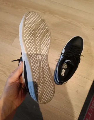 Scarpe Puma nere e bianche