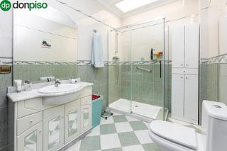 Chalet en venta en Iznalloz