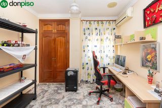 Chalet en venta en Iznalloz