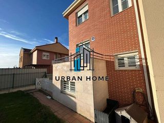 Chalet en venta en Villaquilambre