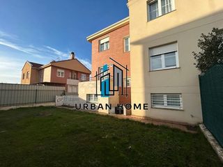 Chalet en venta en Villaquilambre