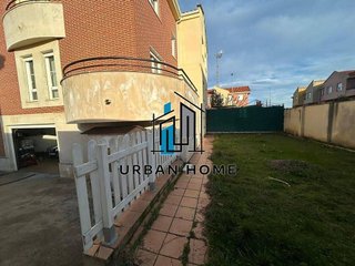 Chalet en venta en Villaquilambre
