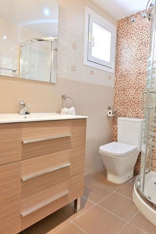 Casa adosada en venta en Colores - Entreparques en Sevilla