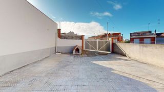 Chalet en venta en La Roureda en Viladecans