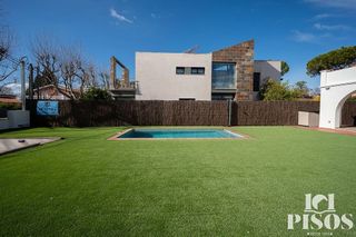 Chalet en venta en Mira-sol en Sant Cugat del Vallès