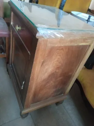 Mesita de noche antigua madera y cristal