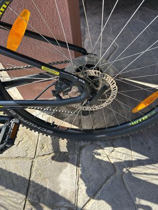 Bicicleta GT Avalanche Mujer Negra/Amarilla