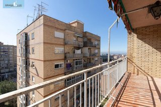 Piso en venta en Polígono Cartuja – La Paz en Granada