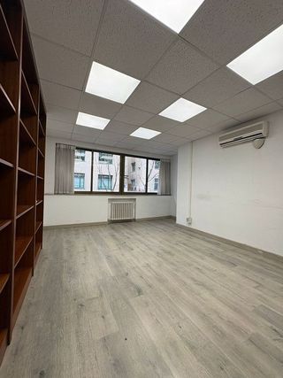 Oficina en alquiler en Almagro en Madrid