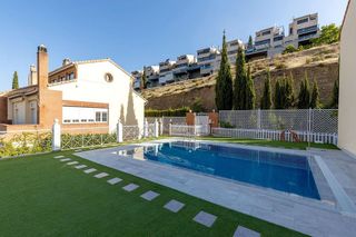 Casa adosada en venta en Bola de Oro - Serrallo en Granada