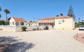 Chalet en venta en Catral