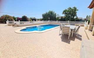 Chalet en venta en Catral