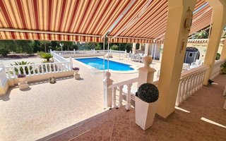Chalet en venta en Catral