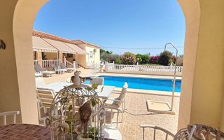 Chalet en venta en Catral