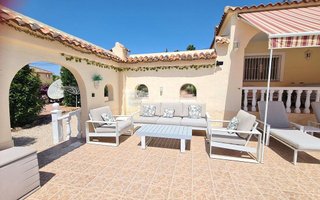Chalet en venta en Catral