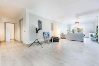 Piso en venta en Nueva Andalucía centro en Marbella