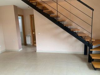 Dúplex en venta en Pueblo - Urb. Norte en Valdemorillo