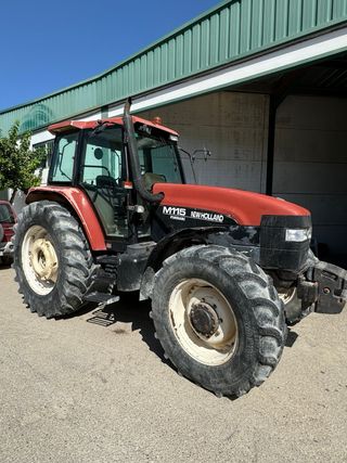 Tractor New Holland M115