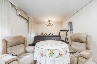 Piso en venta en Parque Alcosa - Jardines del Edén en Sevilla