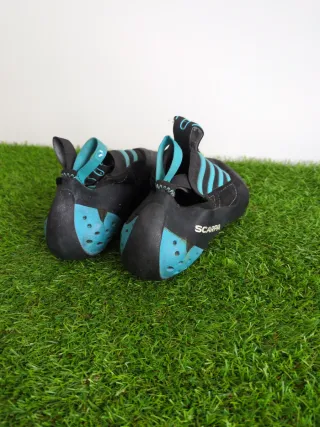 Pies de gato Scarpa Instinct Sx