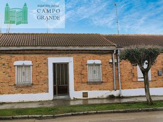 Casa adosada en venta en Venta de Baños