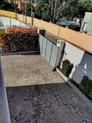 Chalet en venta en La Granja-La Colina-Los Pastores en Algeciras