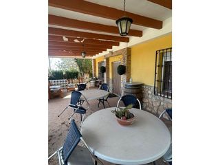 Chalet en venta en Urbanizaciones en Llíria