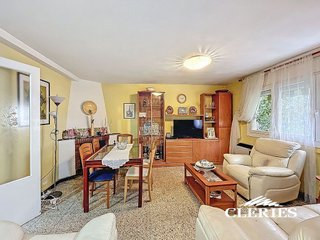 Casa adosada en venta en El Guinardó en Barcelona