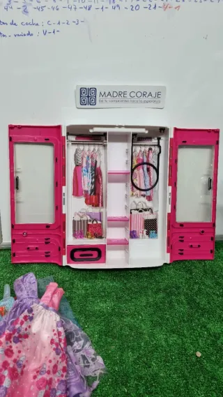 Guardaroba Barbie con 11 abiti