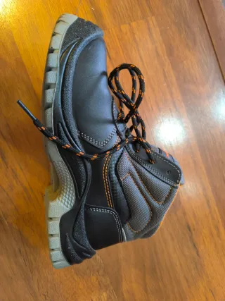 Zapatillas de trabajo Calima negras y naranjas