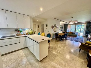 Piso en venta en Los Naranjos - Las Brisas en Marbella