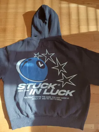 Sudadera Negra Bershka con Diseño