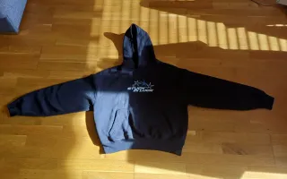 Sudadera Negra Bershka con Diseño
