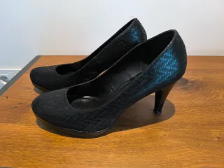 Zapatos negros salón Graceland efecto  serpiente