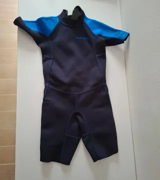 Lote Ropa Baño Niño: 2 Bañadores y 2 Camisetas