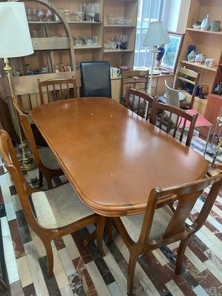 Mesa comedor y 6 sillas madera extensible.