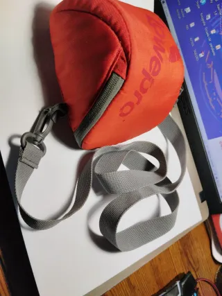 Funda cámara Lowepro roja