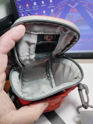 Funda cámara Lowepro roja