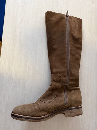 Botas de ante marrones