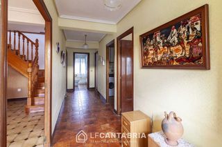 Chalet en venta en Alisal - Cazoña - San Román en Santander