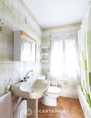 Chalet en venta en Alisal - Cazoña - San Román en Santander