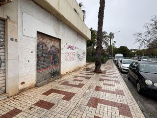 Local comercial en alquiler en Puerta Blanca en Málaga