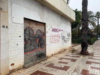Local comercial en alquiler en Puerta Blanca en Málaga