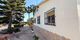 Chalet en venta en Las Bayas en Elche