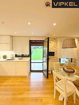 Casa adosada en venta en Castiñeiriño - Cruceiro de Sar en Santiago de Compostela